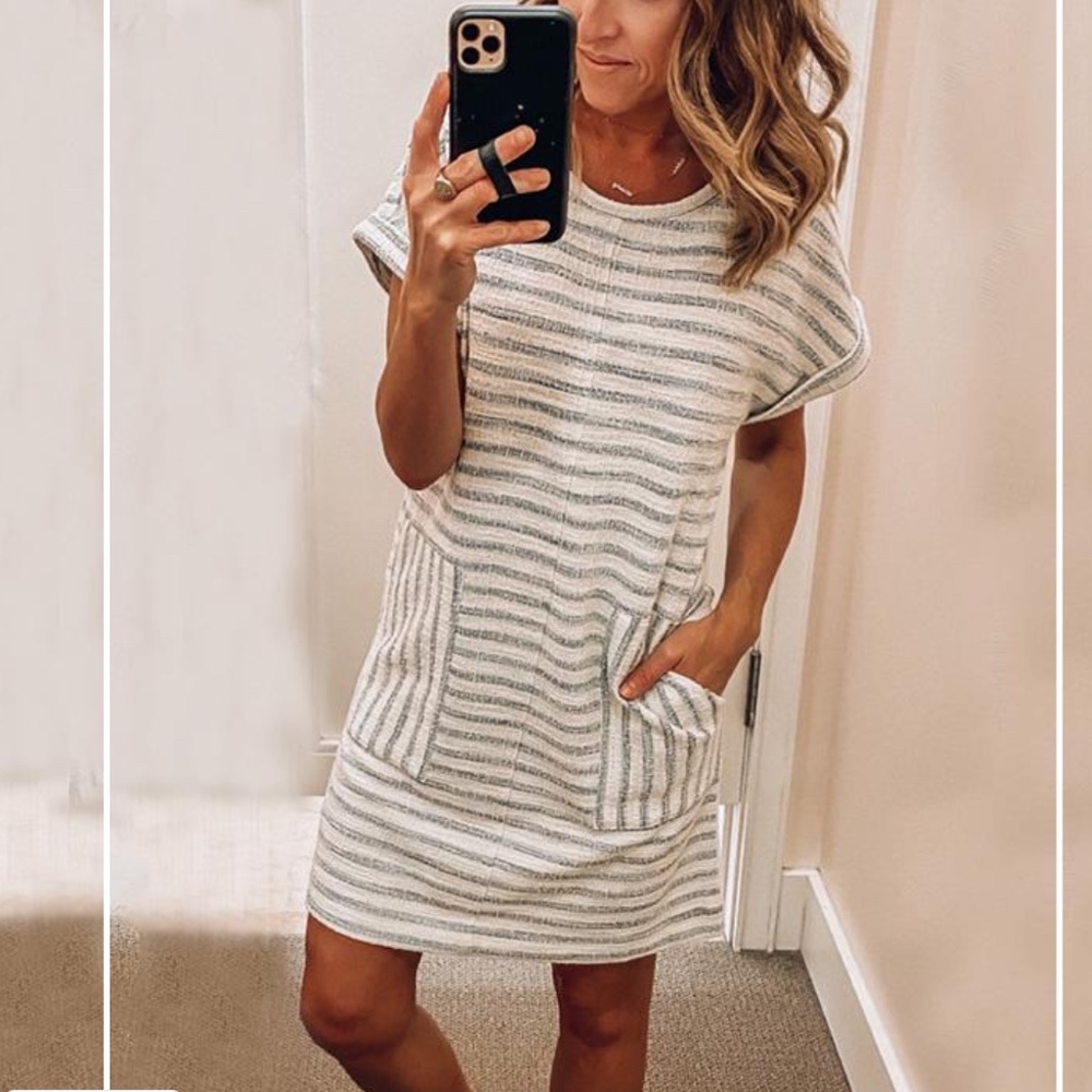 NWOT Crew Neck Stripped Pocket Dress M